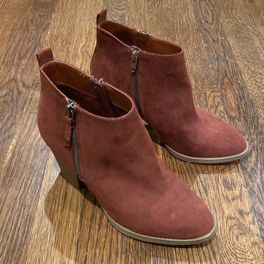 Universal Threads Zip Booties